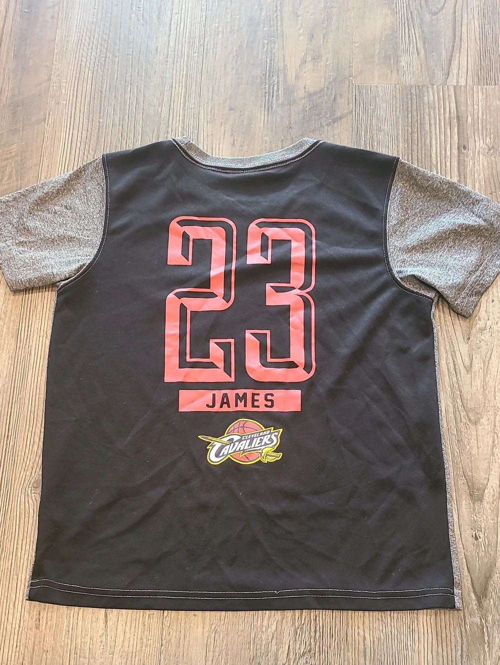 Clevland Cavaliers LaBron James #23 Short Sleeve T-Shirt Size Medium 10/12